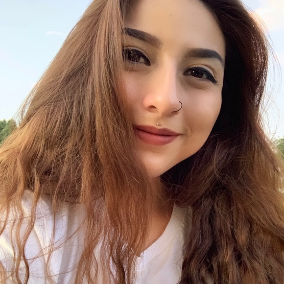 Meet your Posher, Kennedy - Picture 2 of 3